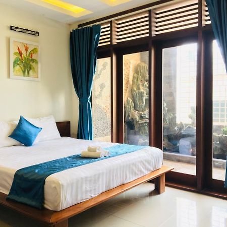 Whale Ocean View Hotel Danang Exterior photo