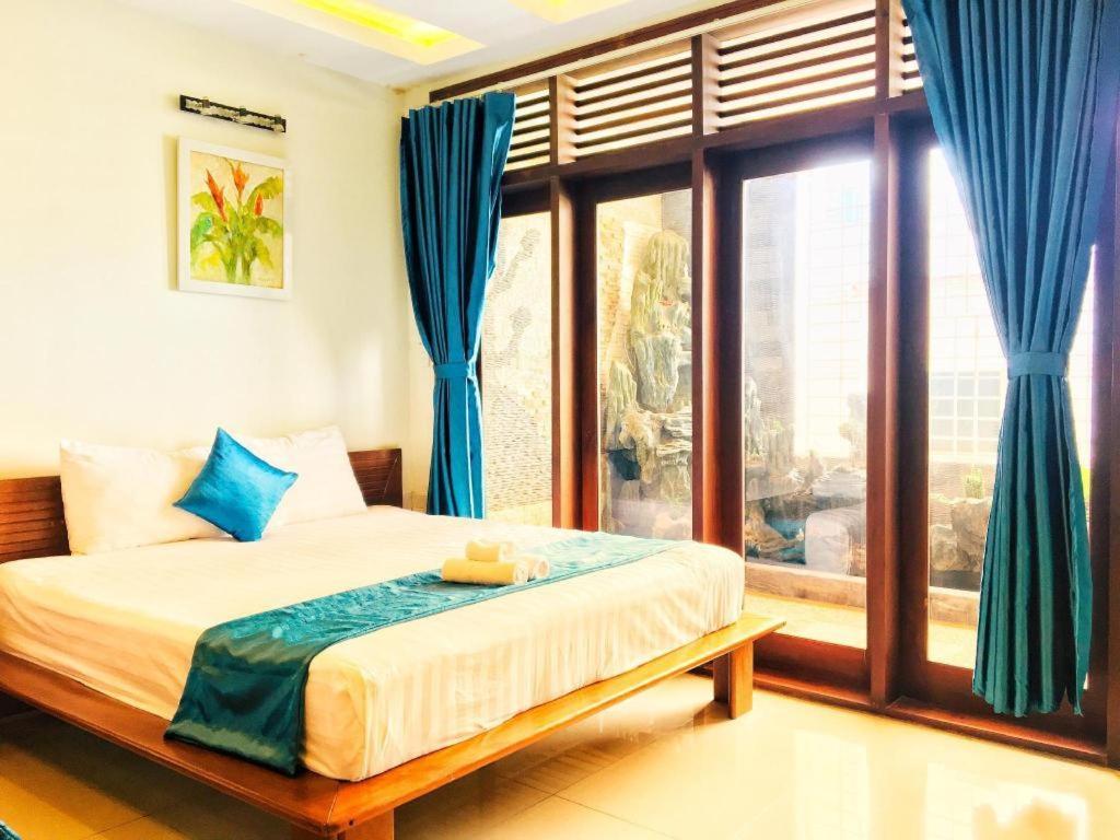 Whale Ocean View Hotel Danang Exterior photo