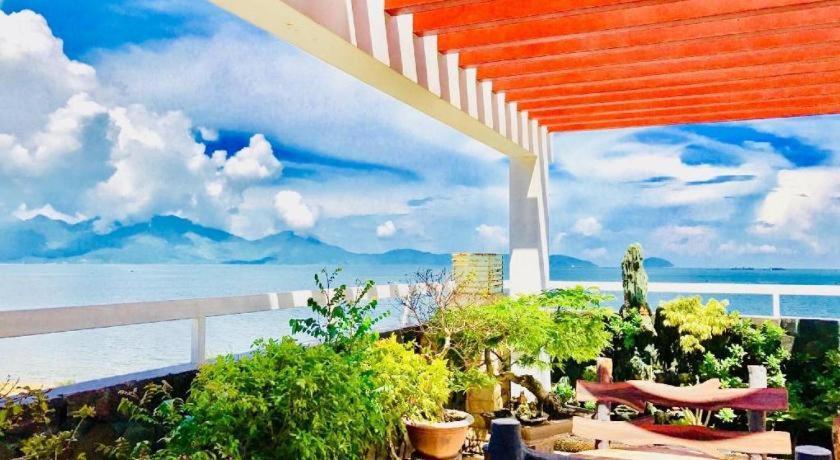 Whale Ocean View Hotel Danang Exterior photo