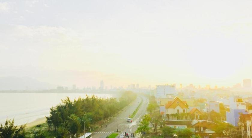 Whale Ocean View Hotel Danang Exterior photo