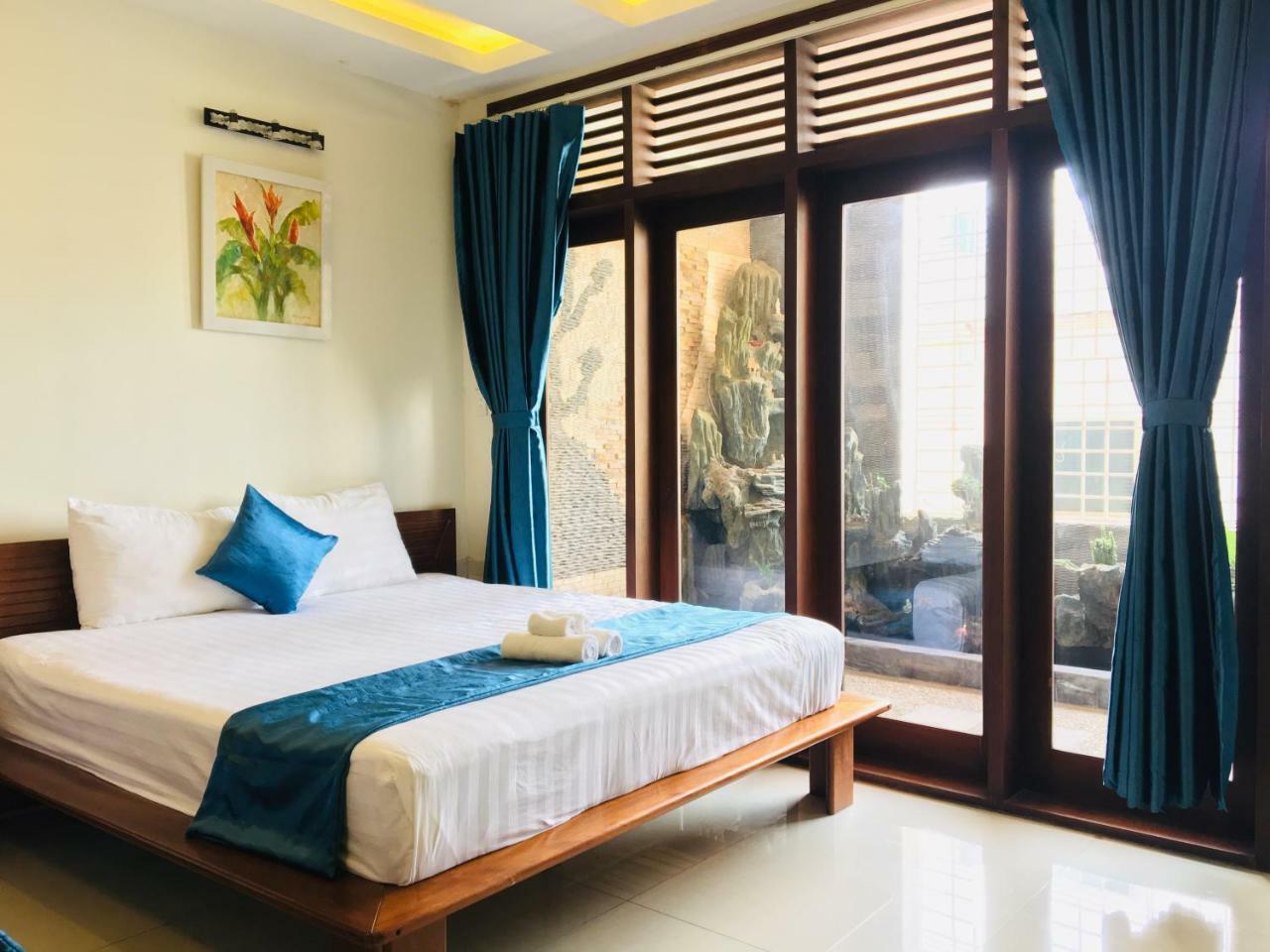 Whale Ocean View Hotel Danang Exterior photo